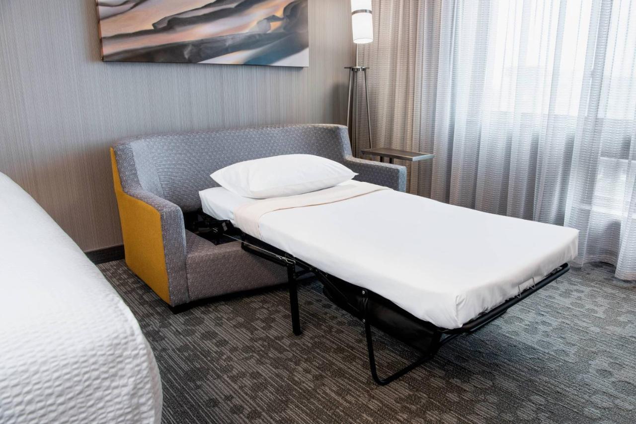 Courtyard By Marriott Edmonton West Ξενοδοχείο Εξωτερικό φωτογραφία