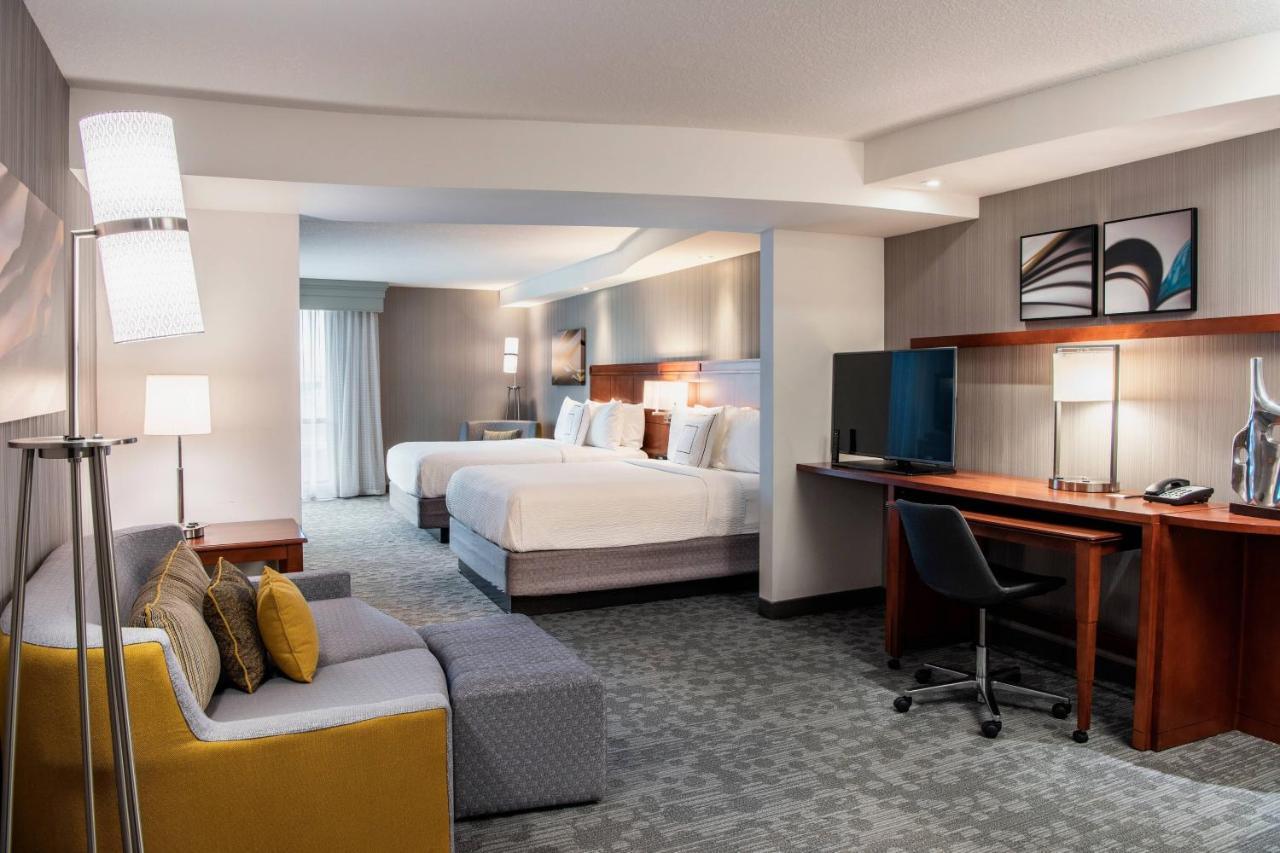 Courtyard By Marriott Edmonton West Ξενοδοχείο Εξωτερικό φωτογραφία