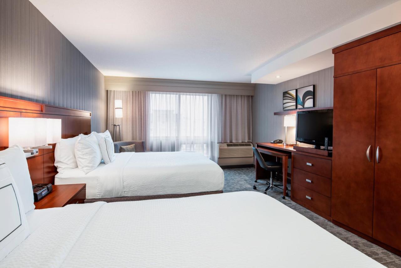 Courtyard By Marriott Edmonton West Ξενοδοχείο Εξωτερικό φωτογραφία