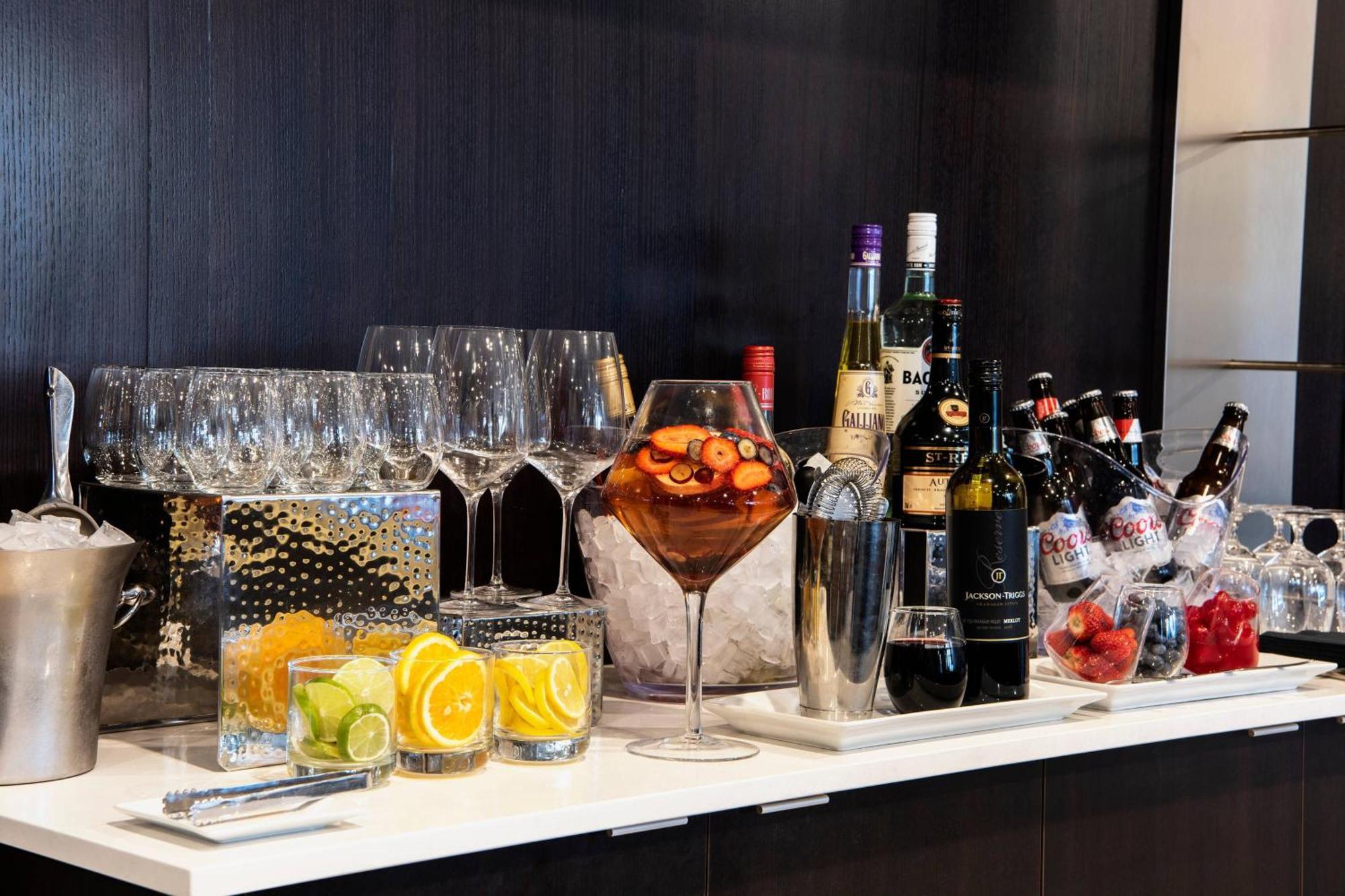 Courtyard By Marriott Edmonton West Ξενοδοχείο Εξωτερικό φωτογραφία