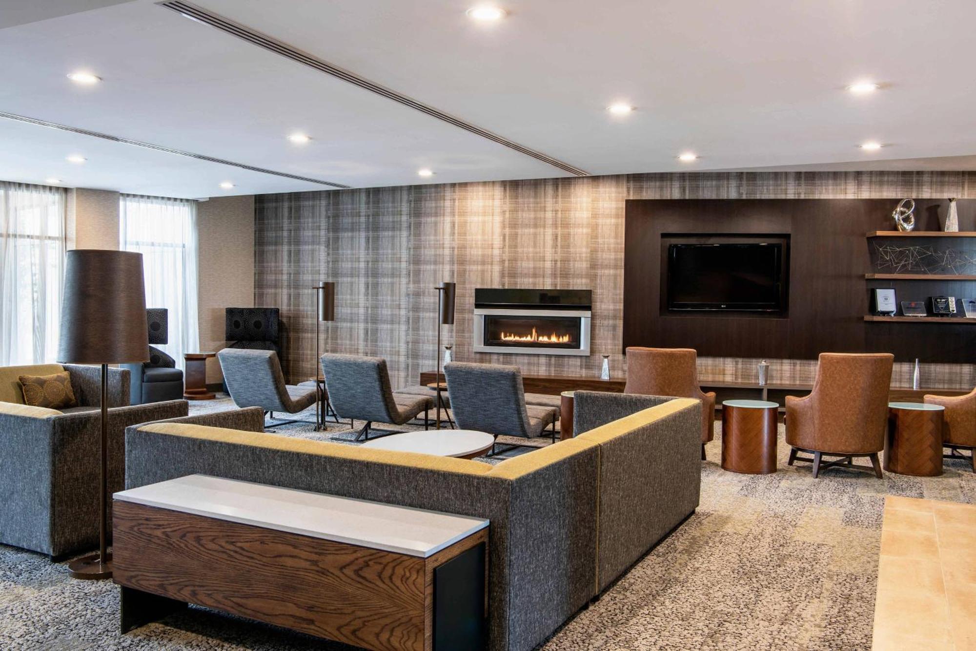 Courtyard By Marriott Edmonton West Ξενοδοχείο Εξωτερικό φωτογραφία